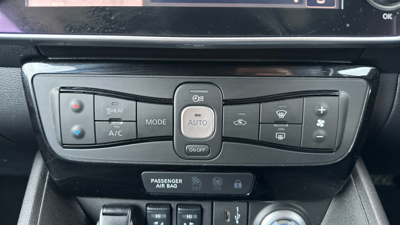 Nissan LEAF 110kW N-Connecta 39kWh 5dr Auto Electric Hatchback